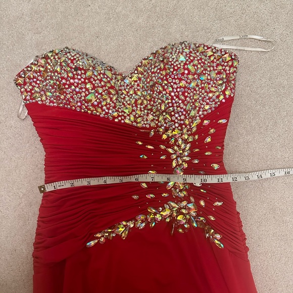 Tony Bowls NWOT Red evening gown sz.4 - Picture 5 of 7